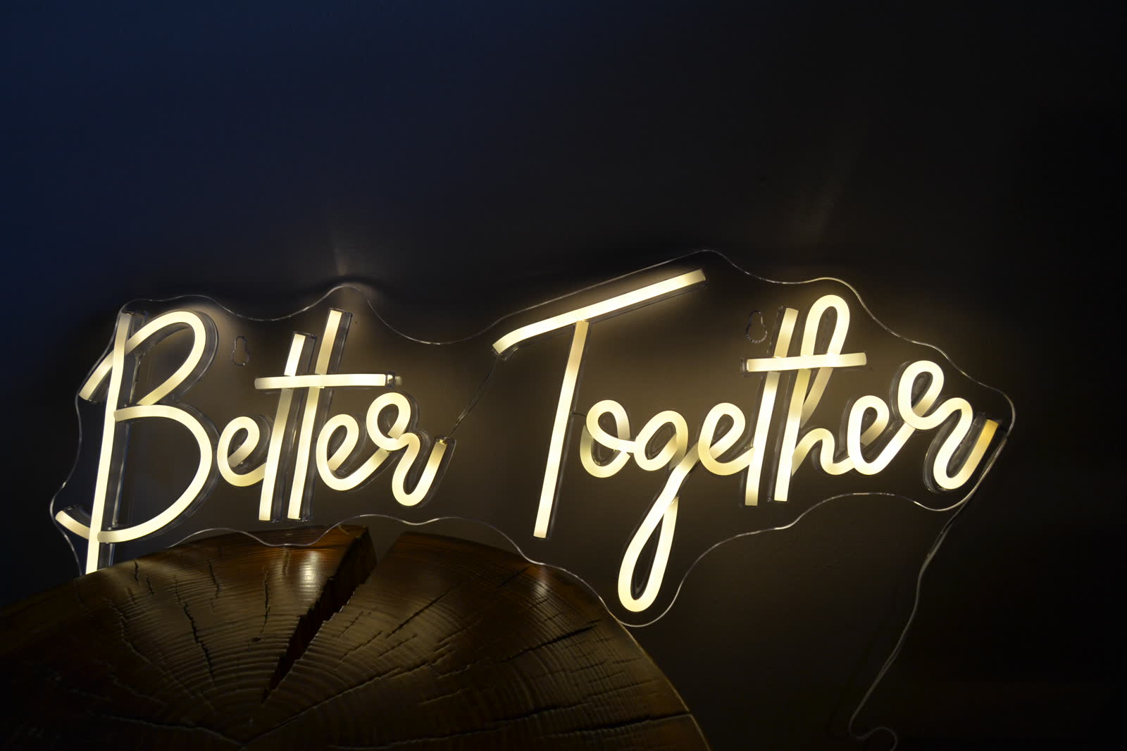 Leuchtschild „Better Together“